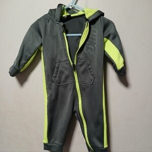 Nike  dri fit infant Gray and Green One Piece outfit with hood. Size 6 months